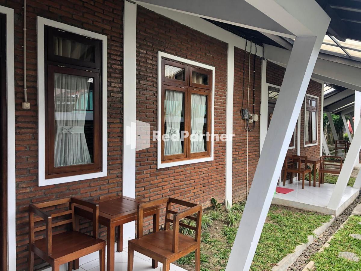 Rifka Annisa Guesthouse Syariah Redpartner Yogyakarta Kültér fotó